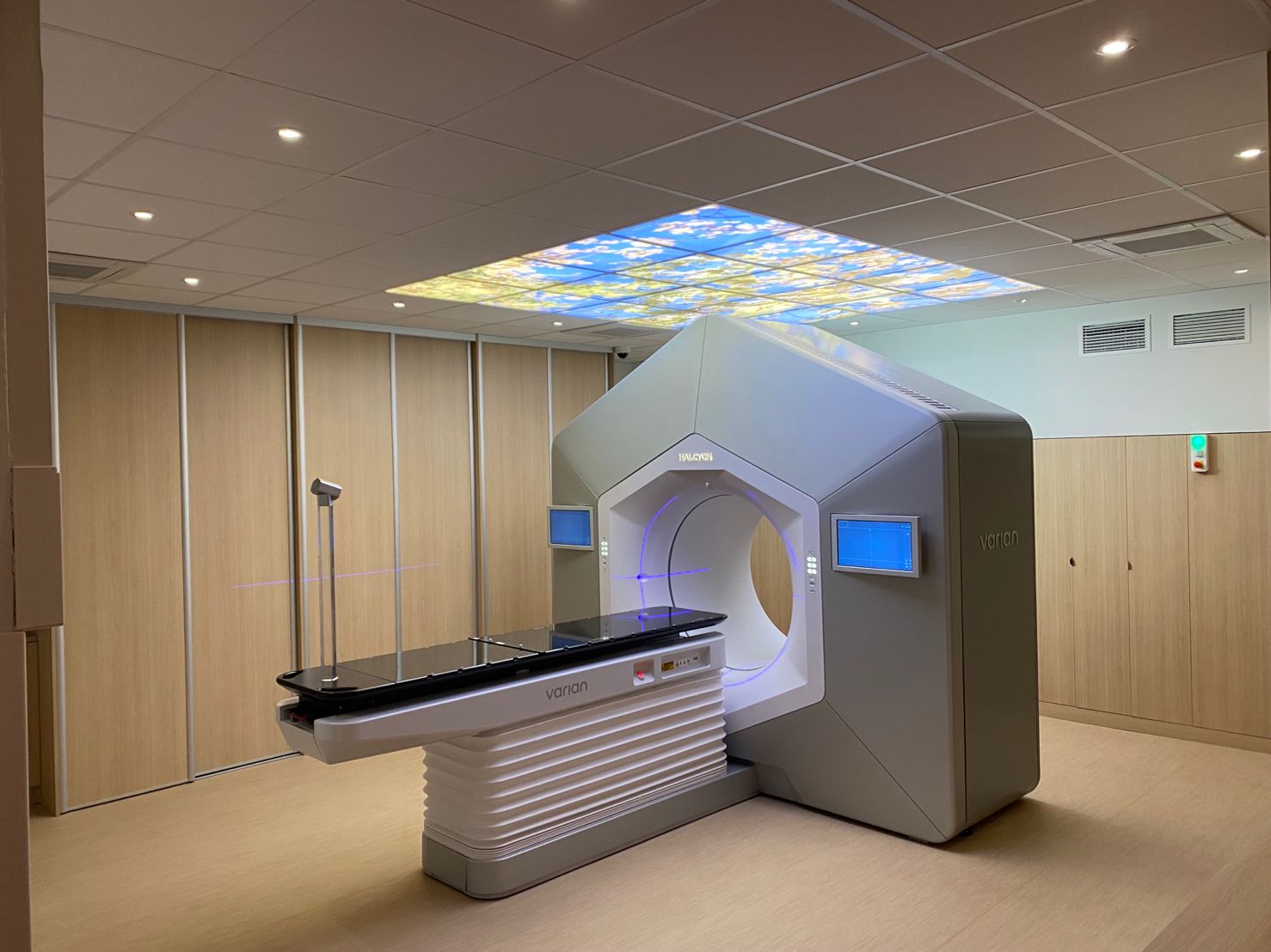 La nouvelle machine du Centre de radiothérapie Guillaume Le Conquérant Varien Halcyon