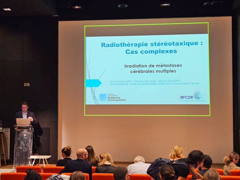 L’expertise du Centre de Radiothérapie Guillaume Le Conquérant, Le Havre a été sollicité, avec une présentation du Dr Paul LESUEUR sur la radiotherapie stéréotaxique des cibles cérébrales multiples.